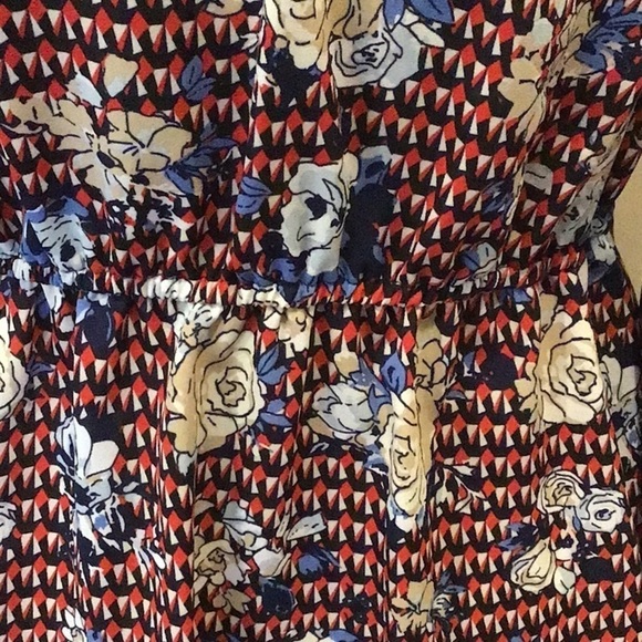 Almost Famous Floral Long Sleeve Top Blouse Size Small - Picture 6 of 6